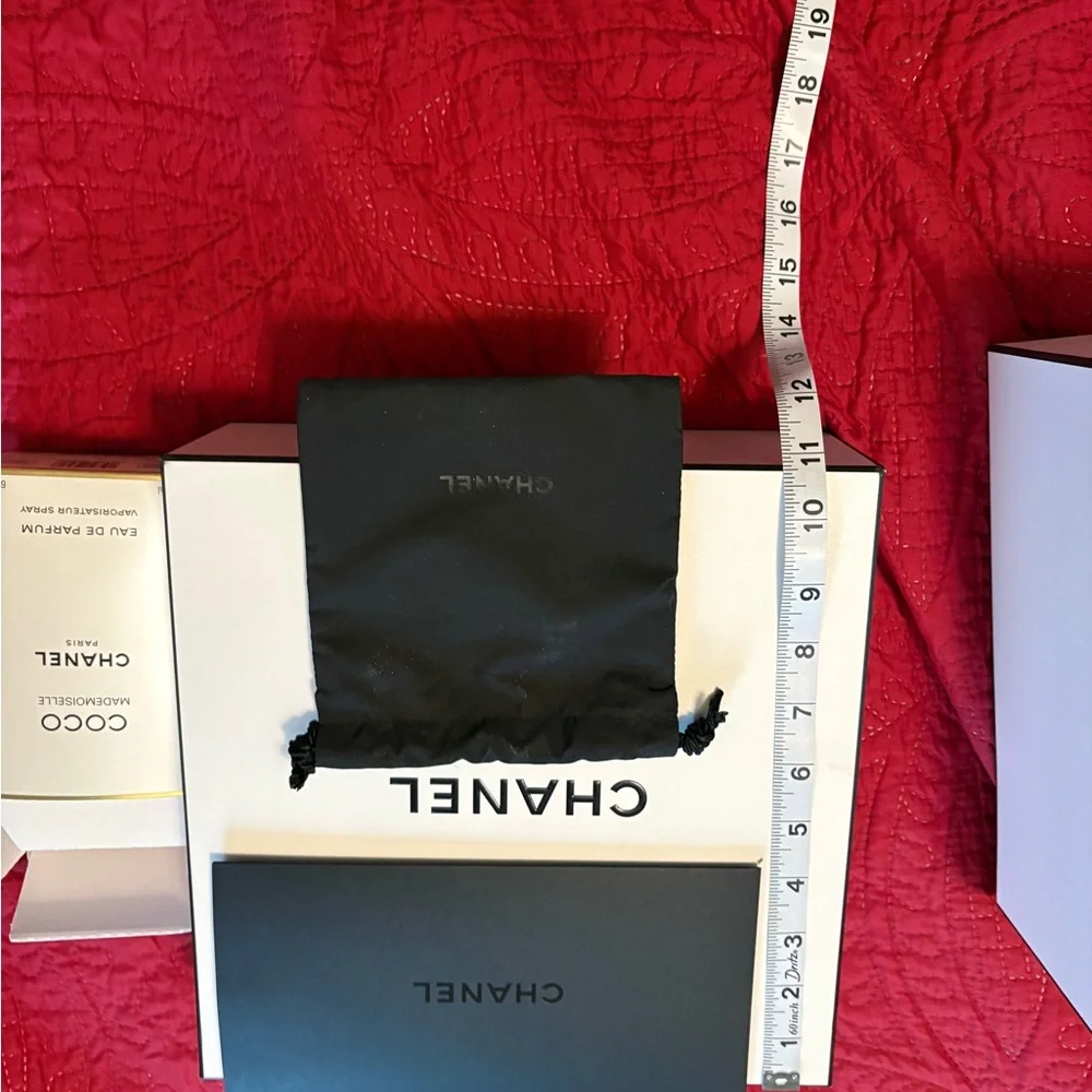 CHANEL elegant gift